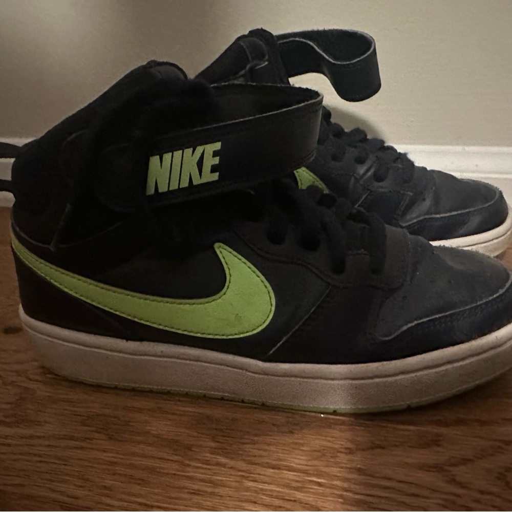 Boys Nike Kids Mid Size 4Y